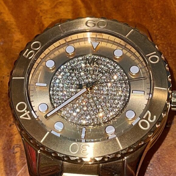 NWT Michael Kors MK6911 Runway Round Adult Female Watch - Picture 3 of 5